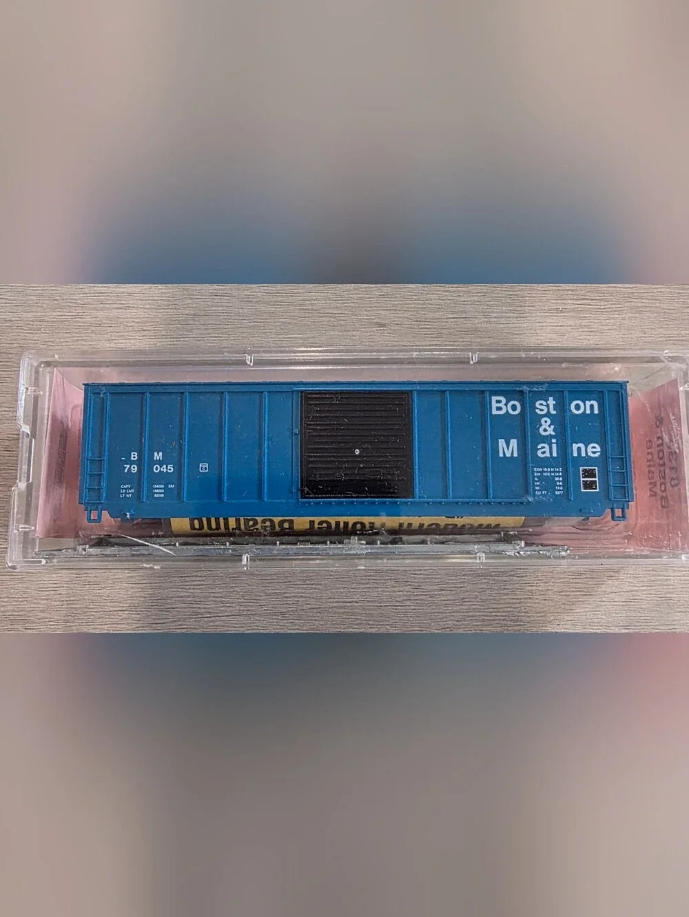 Roundhouse Products N Scale Boston & Maine 50' PS Single  Door Boxcar Kit